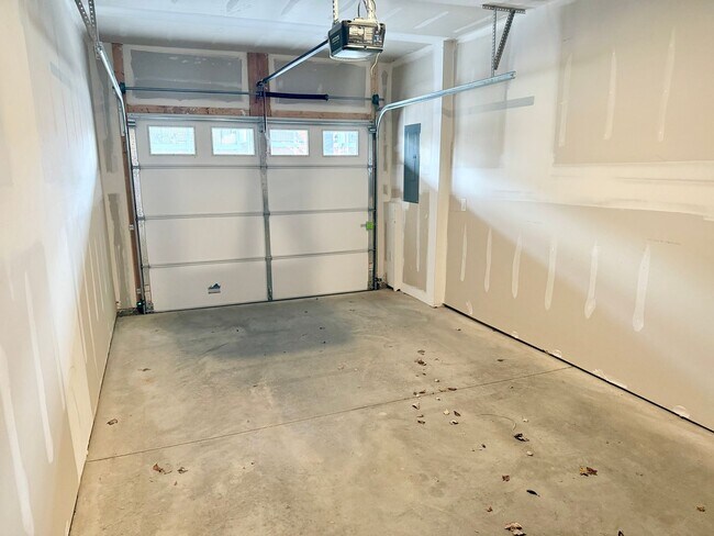 Building Photo - 2435 Ownby Ln