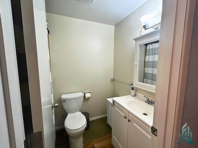 Building Photo - Completely Renovated 3 bed/2 bath Home