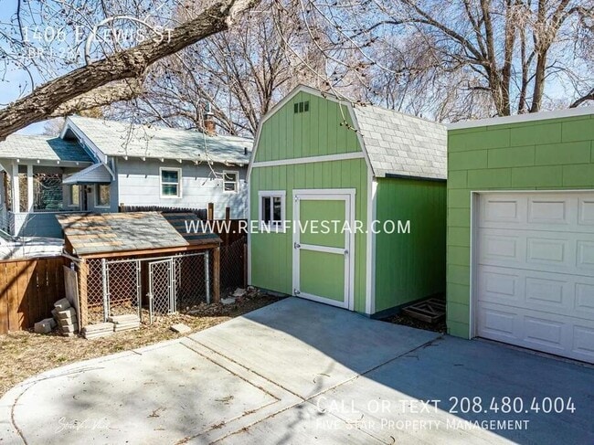 Building Photo - 1406 E Lewis St