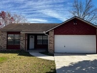 Building Photo - 3Bed/2bath in the heart of Orange Park