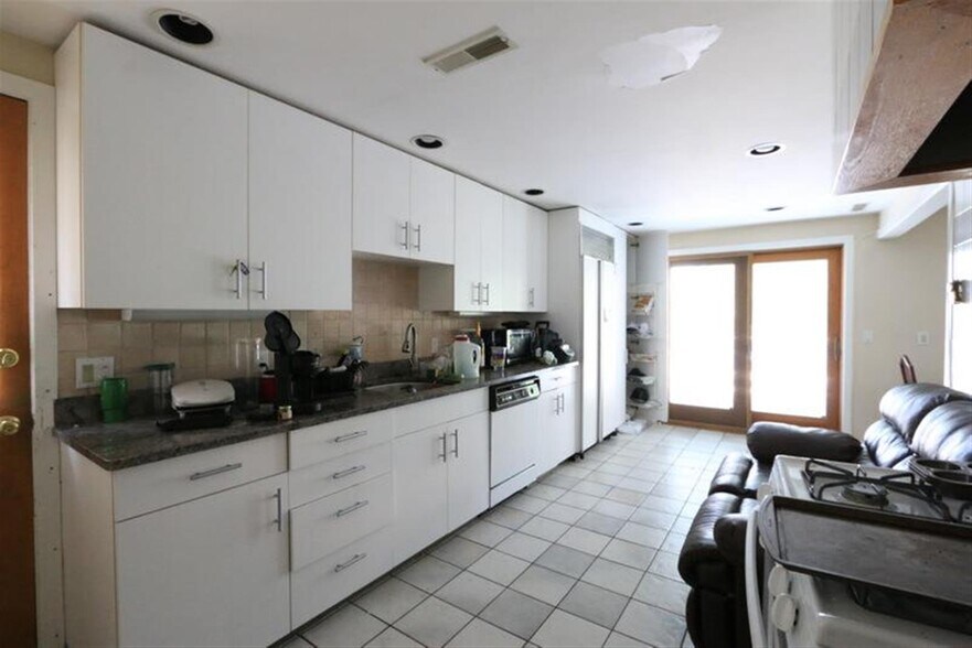 Building Photo - 90 North St