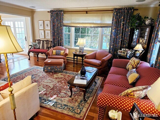 Building Photo - 663 Yorktown Ln