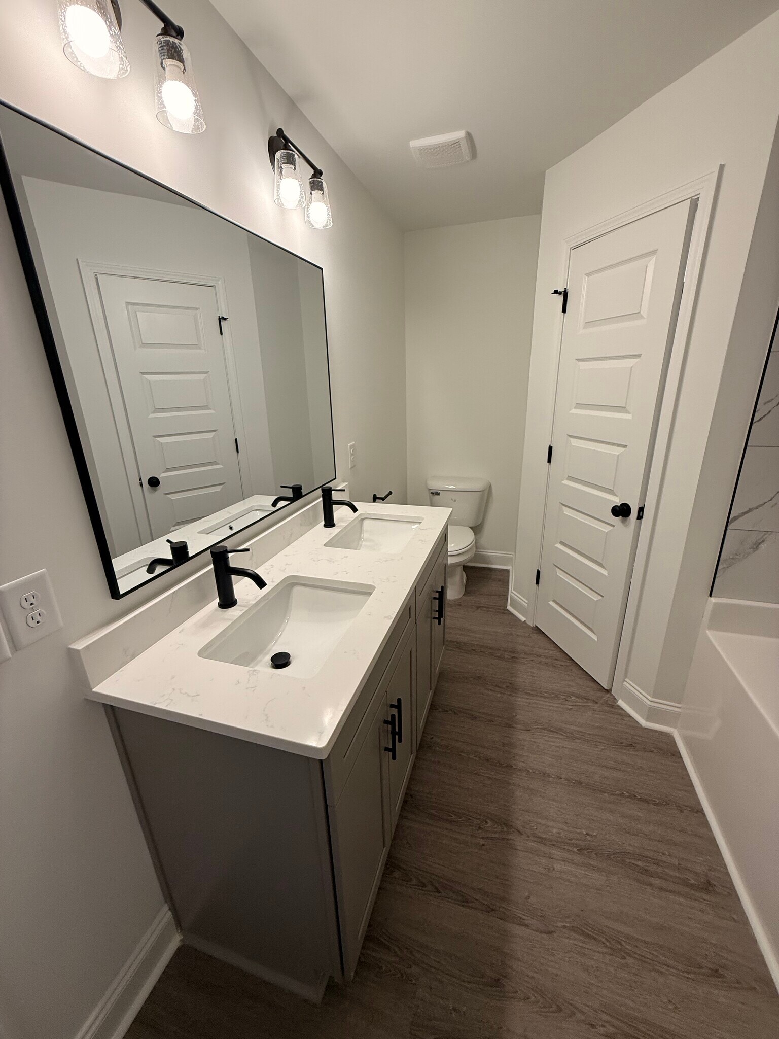 Building Photo - 822 Pitt Ave