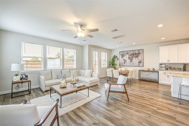 Building Photo - 4210 Peaceful Pines Ln