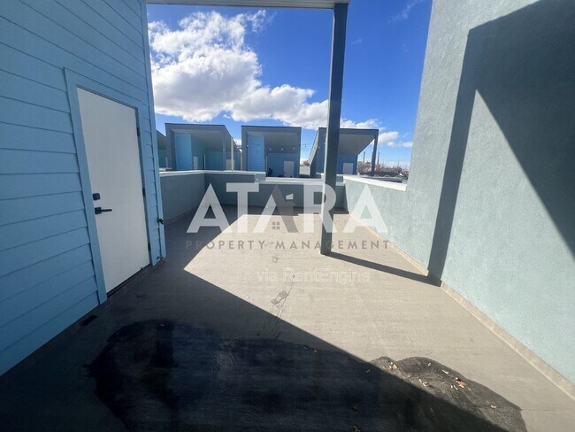 Building Photo - 909 Euclid Ave