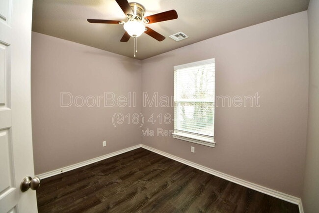 Building Photo - 512 S Haynie St