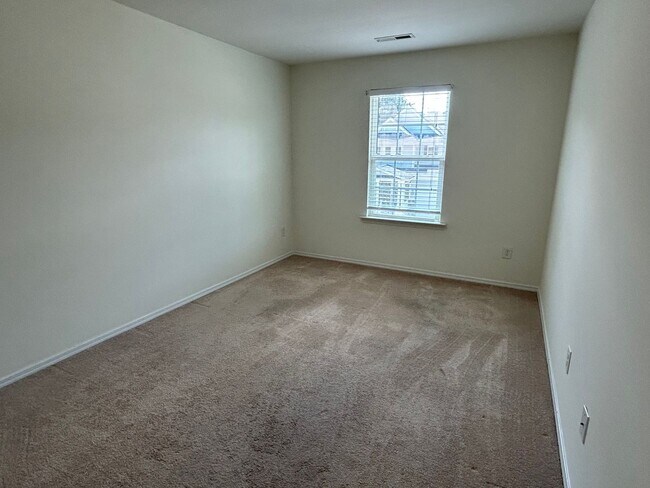 Building Photo - 3 Bedroom | 2.5 Bath Home in Raleigh - Fen...