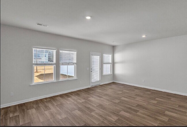 Building Photo - 8740 Silver Perch Ln