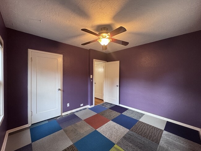 Building Photo - 4304 SE 30th Ave