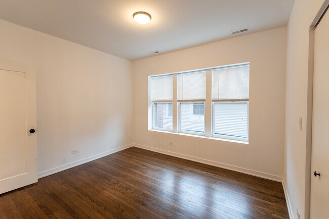 Building Photo - 1339 W Early Ave