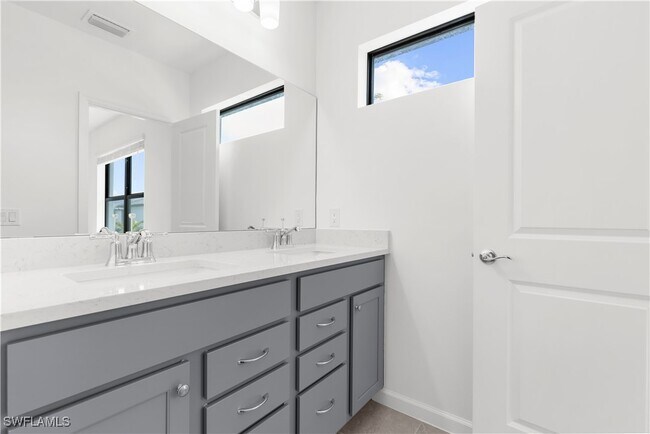 Building Photo - 27859 Solis Grande Dr