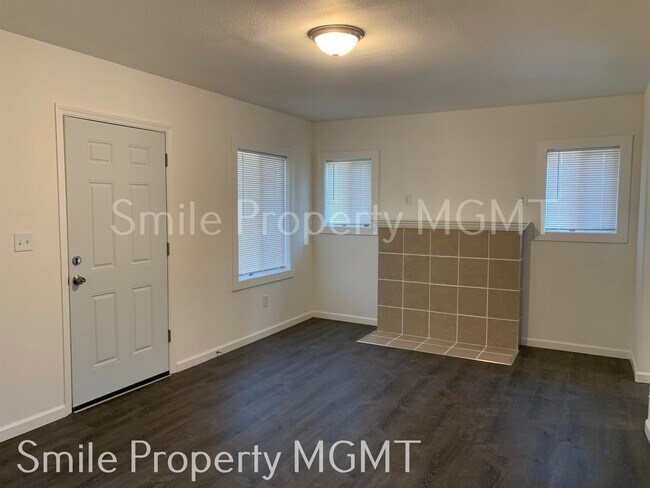 Primary Photo - 2835 SE 122nd Ave