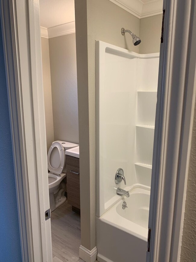 Building Photo - 2418 R St