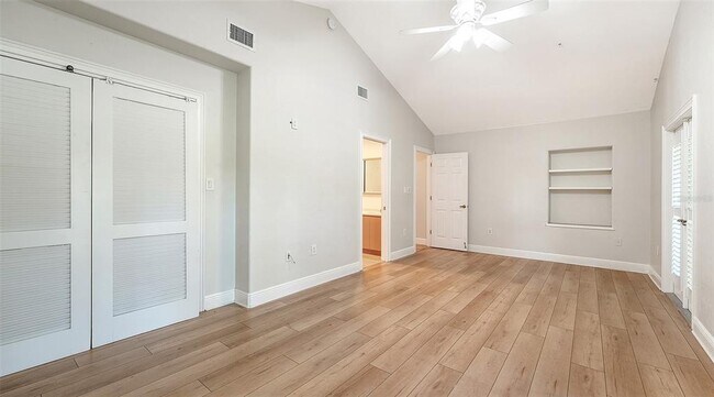 Building Photo - 4935 Riverwood Ave