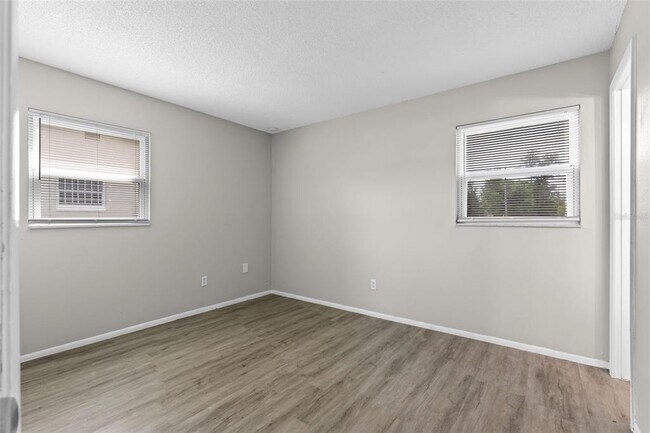 Building Photo - 4584 Kirkland Blvd