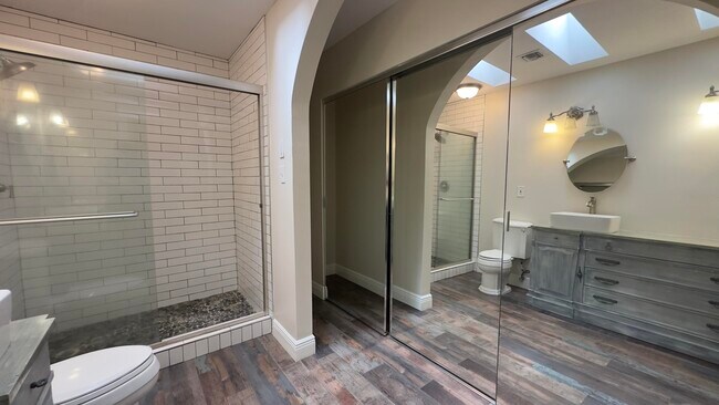 Building Photo - 15233 Marrian Ave