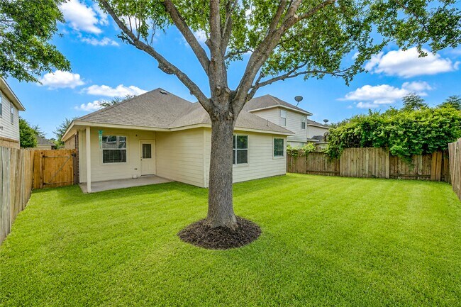 Building Photo - 6030 Starbrook Creek Dr