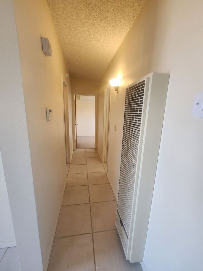 Building Photo - Beautiful 3 bedroom 2 Bath home in Indian Cove with a POOL!