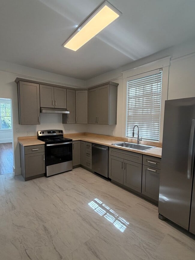 Building Photo - For Rent – Newly Renovated 1 Bedroom, 1 Bathroom Apartment in Baldwin Park, Savannah, GA