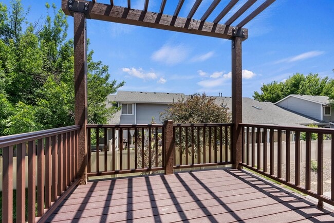 Building Photo - Can't miss Luxury New Townhome in West Bench!