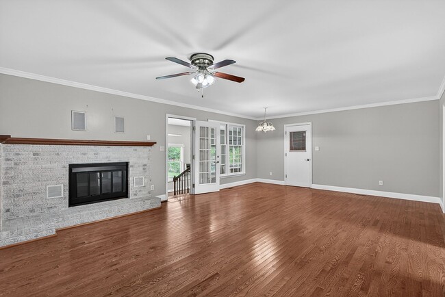 Building Photo - 1313 Pony Farm Rd