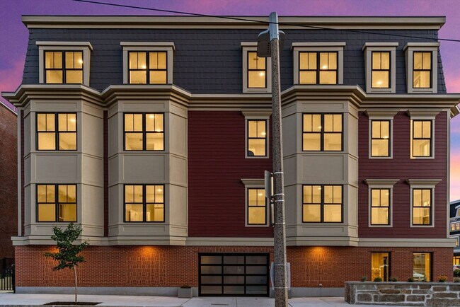 Building Photo - 124 Warren St