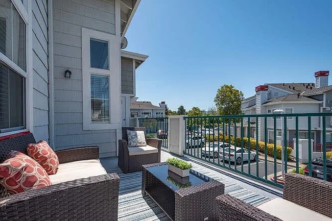 Building Photo - 565 Shoal Cir