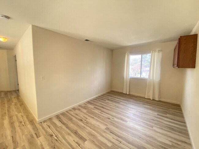 Building Photo - 24962 Plum Tree St