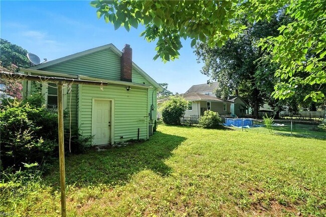 Building Photo - 7483 Hughart St