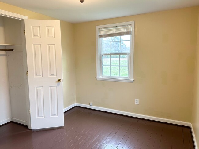 Building Photo - Cozy Home with a Spacious Back Yard in Garner!