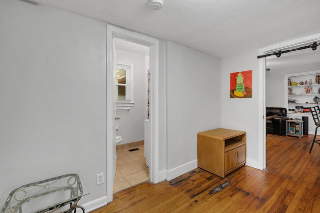 Building Photo - 1630 Sharkey St