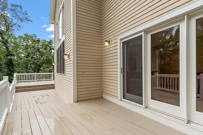 Building Photo - 2 Sunset Ridge