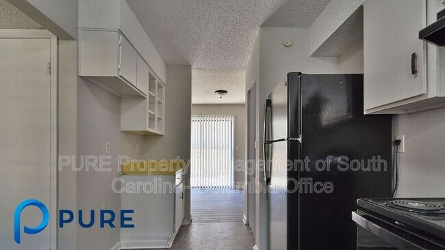 Building Photo - 521 Hickory Hill Dr