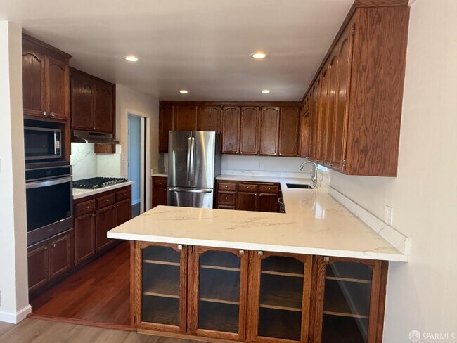Building Photo - 441 St Francis Blvd