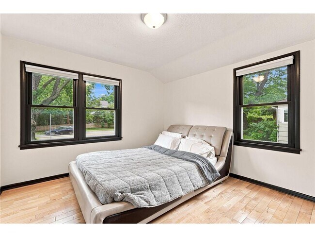 Building Photo - 4424 W 70th St