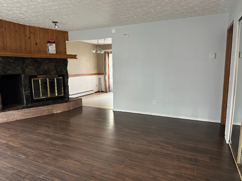 Building Photo - 2301 E 68th Ave