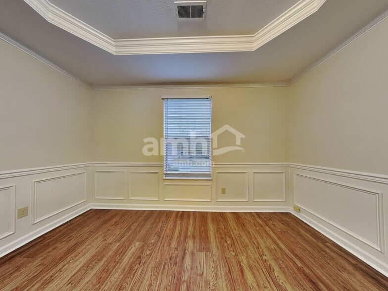 Building Photo - 1112 Oak Haven Rd