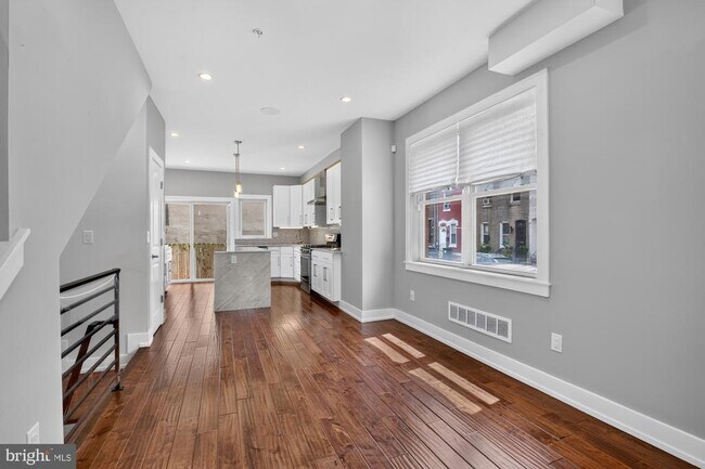 Building Photo - 1259 S 19th St
