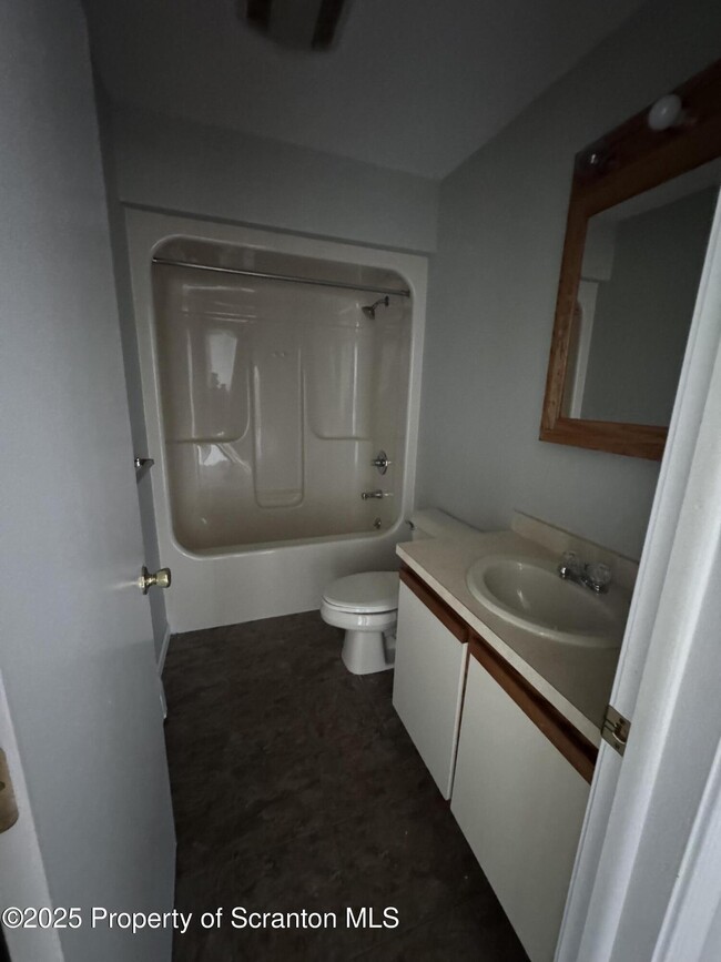 Building Photo - 130-130 Mortimer St