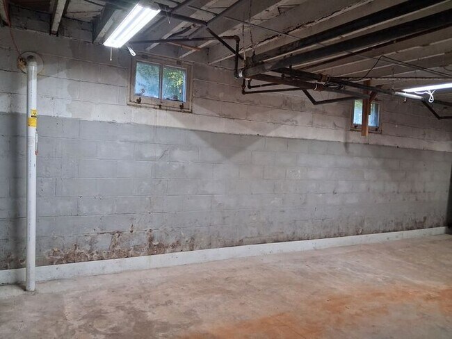 Building Photo - 4 bedroom home in Galien, MI