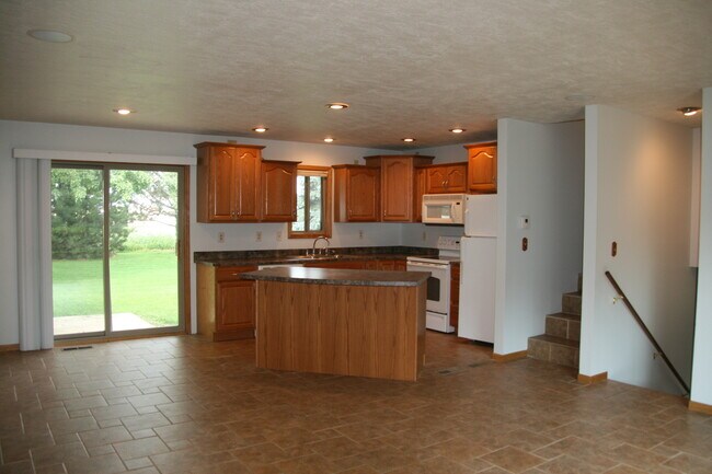 Building Photo - 3 bed house in Beresford