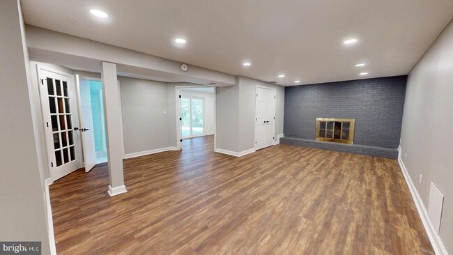 Building Photo - 6602 Greenview Ln