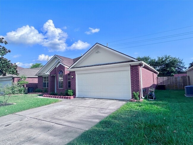 Building Photo - 18523 Spinney Ln