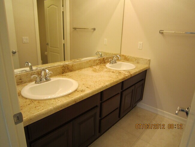 Building Photo - 10410 Duxbury Ln