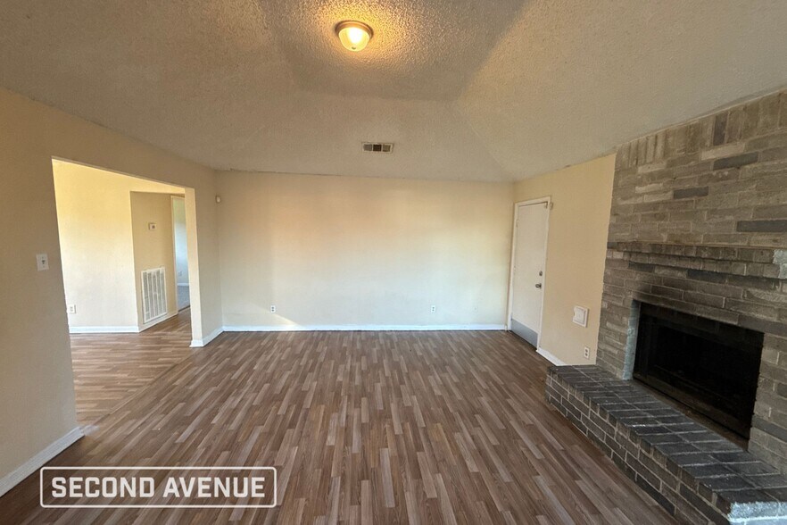 Building Photo - 11618 Roandale Dr