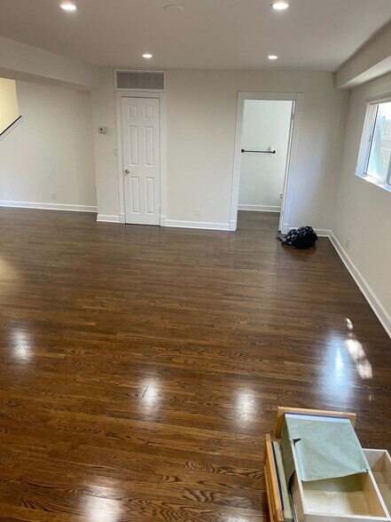 Building Photo - 12244 Magnolia Blvd