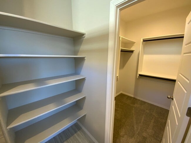 Building Photo - 3 Bedroom Single Story Home Available Near...