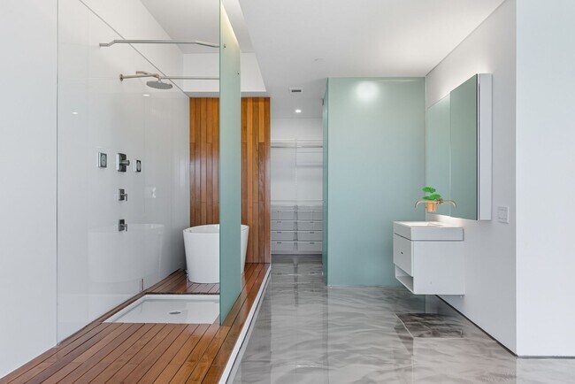 Building Photo - Newport Lofts 1813