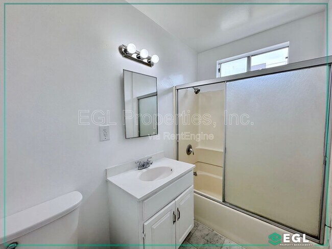 Building Photo - 11535 Sylvan St