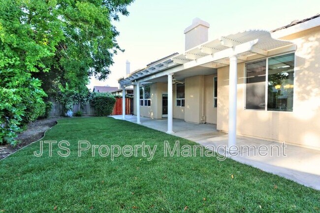 Building Photo - 2040 San Esteban Cir